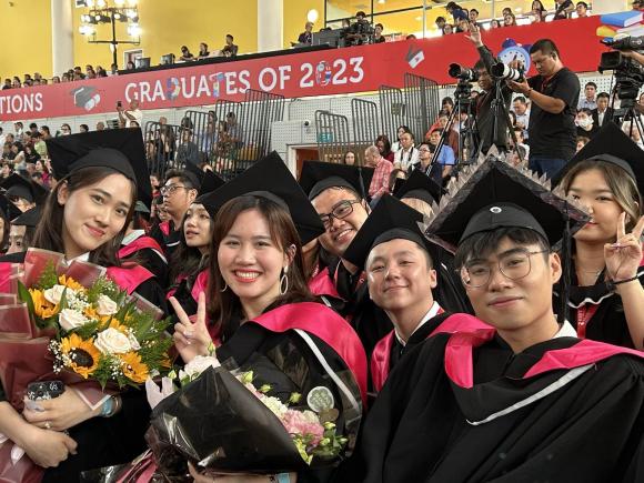 Nhà thiết kế đức hùng,nsưt đức hùng,sao việt