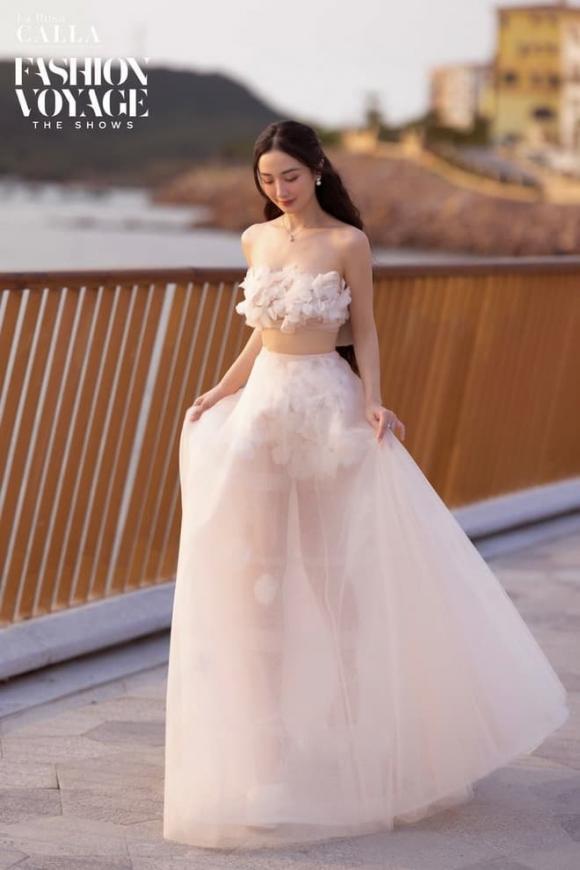 Áo cưới Calla Lili - mẫu áo cưới đuôi cá rớt vai của Nicole Bridal