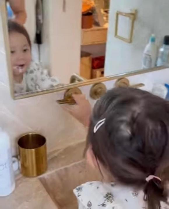 nữ ca sĩ hồ ngọc hà, diễn viên Kim Lý, cặp sinh đôi nhà Hà Hồ - Kim Lý, sao Việt