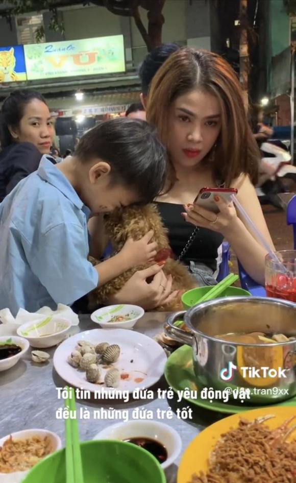 cậu bé nựng cún, cuộc sống cậu bé nựng cún, giới trẻ