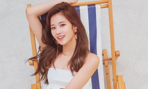 nam/nữ thần tượng K-Pop hấp dẫn nhất, Tzuyu (TWICE),