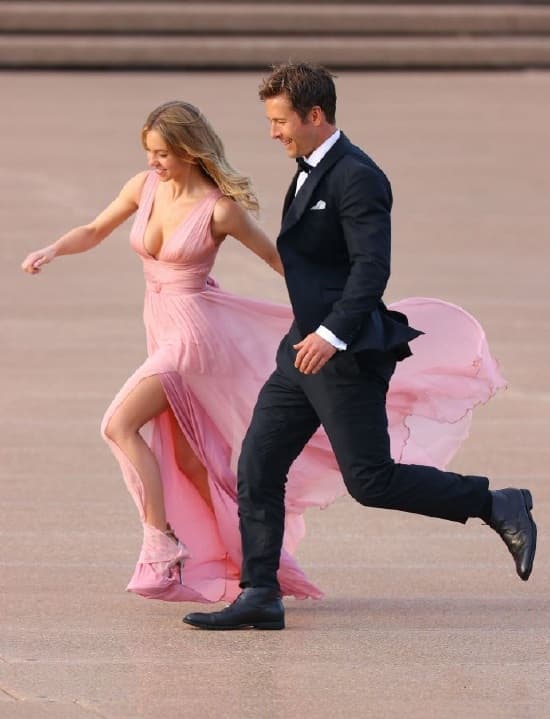 Glen Powell , Sydney Sweeney, sao hollywood