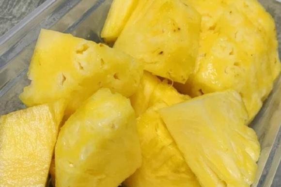 cách ăn dứa không ngứa, ăn dứa đúng cách, dứa ngâm nước muối