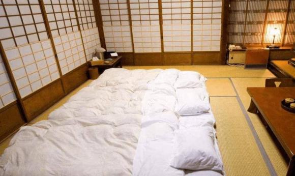 người nhân, ngủ sàn, chiếu tatami