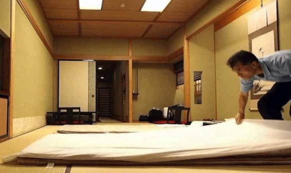 người nhân, ngủ sàn, chiếu tatami