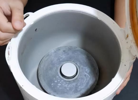 vệ sinh, vệ sinh nồi cơm điện, làm sạch nồi cơm điện, lau nồi cơm điện