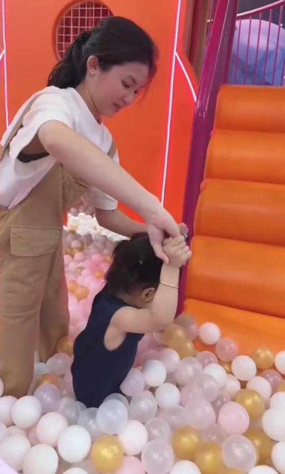 hòa minzy, sao việt 