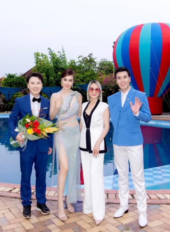 hoa-hau-xuan-nguyen-bat-ngo-du-hop-bao-hoa-hau (1).jpg 0 Hoa hậu Xuân Nguyễn, Hoa hậu đại dương