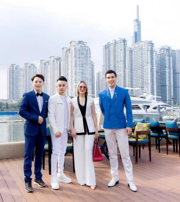 hoa-hau-xuan-nguyen-bat-ngo-du-hop-bao-hoa-hau (1).jpg 0 Hoa hậu Xuân Nguyễn, Hoa hậu đại dương