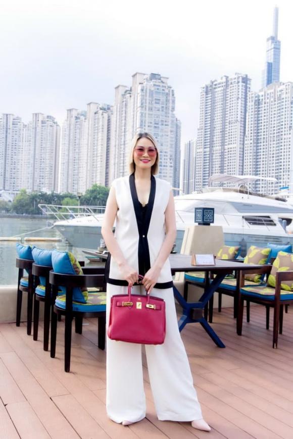 hoa-hau-xuan-nguyen-bat-ngo-du-hop-bao-hoa-hau (1).jpg 0 Hoa hậu Xuân Nguyễn, Hoa hậu đại dương