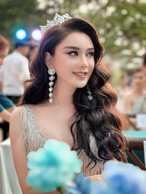 ca sĩ Lâm Khánh Chi, sao Việt