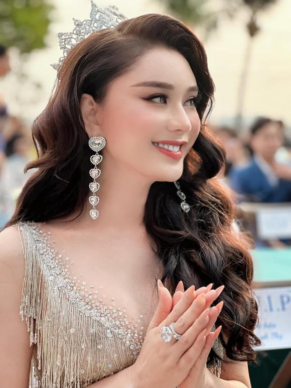 ca sĩ Lâm Khánh Chi, sao Việt