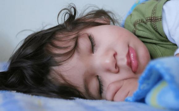 trẻ ngủ, tăng chiều cao của trẻ, giấc ngủ