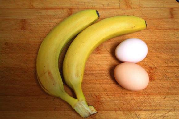View - Chỉ cần 2 quả chuối và 2 quả trứng, bạn có món bánh vàng ươm cho bữa sáng, trẻ con hay ăn và sức đề kháng tốt 