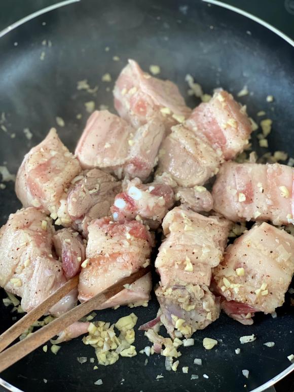 thịt kho trứng, công thức thịt kho trứng lòng đào, món ngon từ thịt lợn