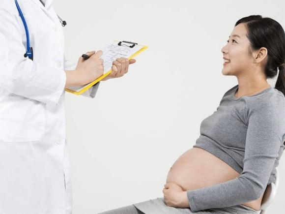 thiều sắt, bà bầu, phụ nữ mang thai, Bà bầu nên bắt đầu bổ sung sắt khi nào?