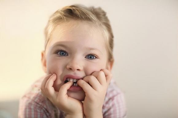 cắn móng tay, thói quen mất vệ sinh