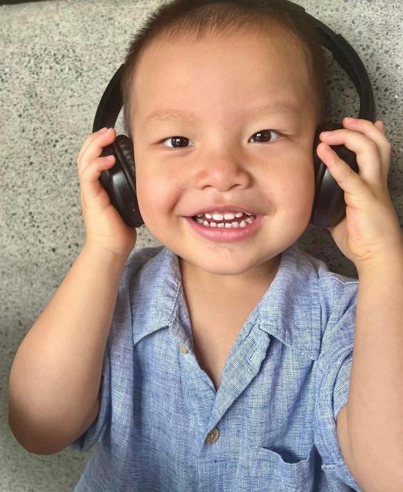 ca sĩ Hồ Ngọc Hà, cặp sinh đôi nhà Hà Hồ, sao Việt