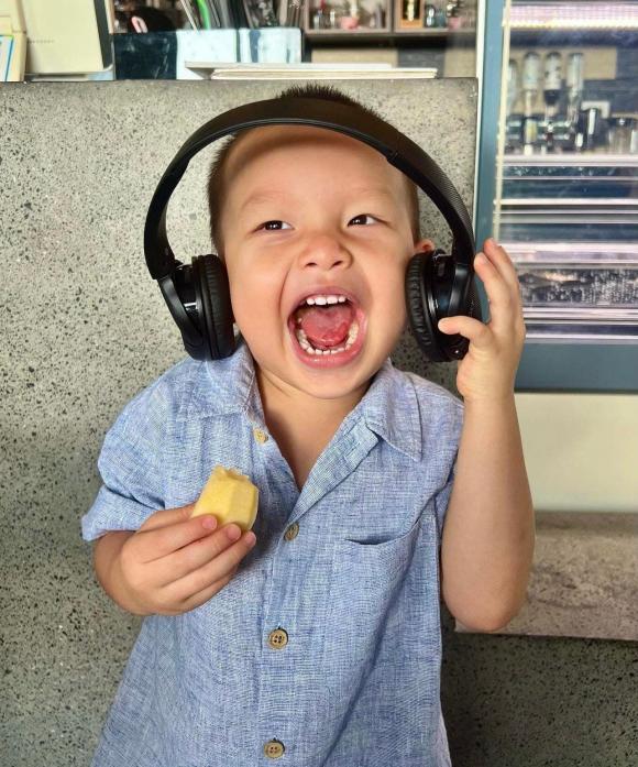 ca sĩ Hồ Ngọc Hà, cặp sinh đôi nhà Hà Hồ, sao Việt