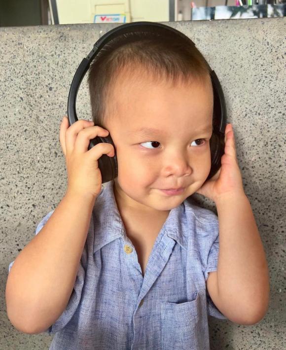 ca sĩ Hồ Ngọc Hà, cặp sinh đôi nhà Hà Hồ, sao Việt