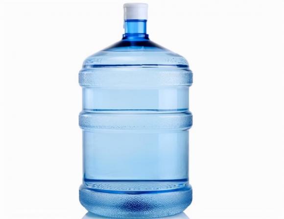 nước đóng chai, uống nước, nước từ máy lọc nước, nước qua máy lọc, nước lọc