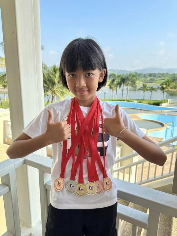 Siêu mẫu Bình Minh, con gái bình minh, sao Việt