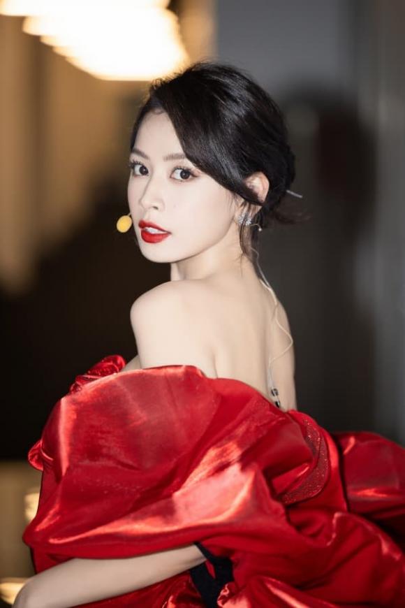 ca sĩ Chi Pu, sao Việt