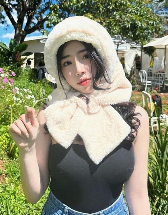 Nguyễn Quốc Việt, tiền đạo Nguyễn Quốc Việt , bạn gái Nguyễn Quốc Việt 