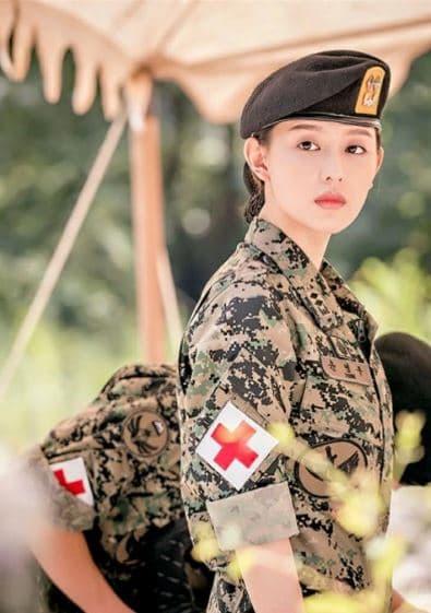 Song Hye Kyo, Kim Ji Won, sao dưỡng da 