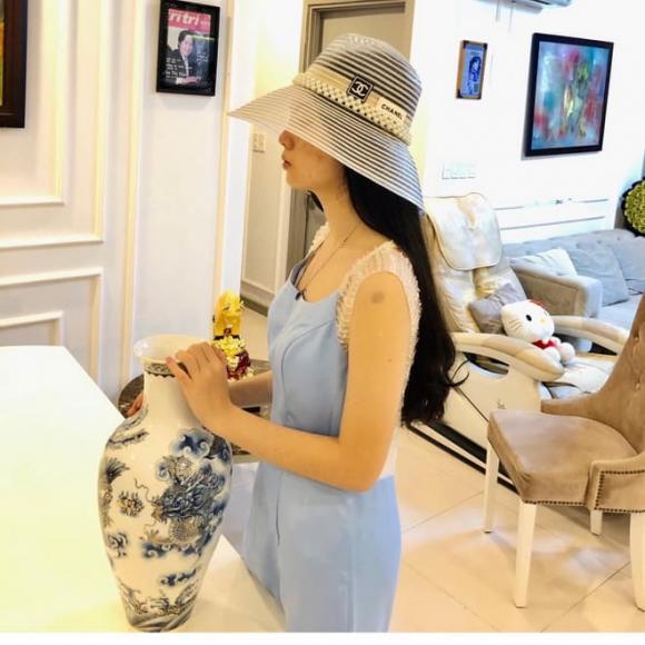 Ngọc Khánh, ái nữ nhà bầu hòa, giới trẻ