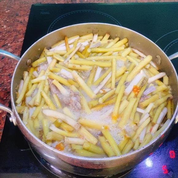 canh ngó khoai nấu mẻ, công thức món canh ngó khoai nấu mẻ, món ngon từ ngó khoai