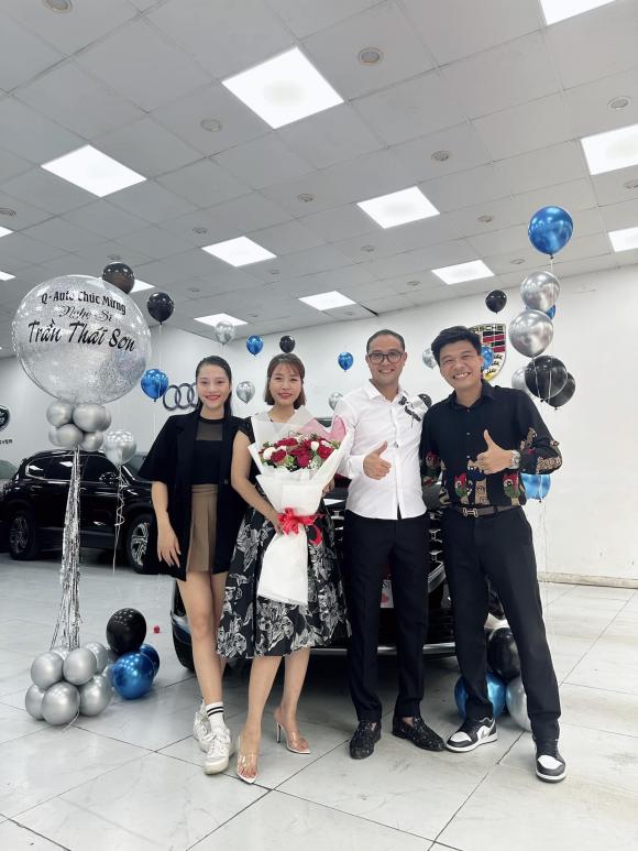 Tú Dưới bóng cây hạnh phúc, Thái Sơn, sao mua xe