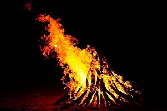 Không nên đốt lửa sưởi ấm ban đêm ở vùng đất Tây Tạng không có người, có thể liên lụy đến tính mạng! Tại sao lạ vậy?