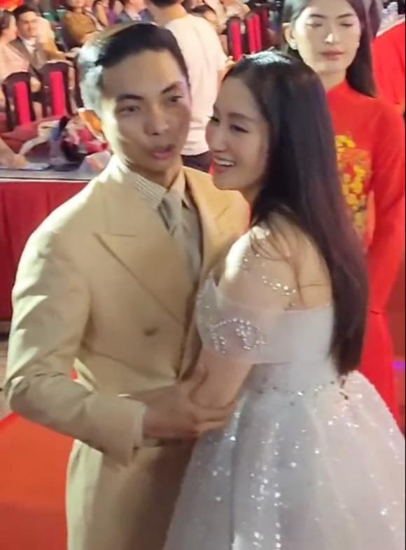 kiện tướng dancesport Khánh Thi, vũ cong phan hien, sao Việt