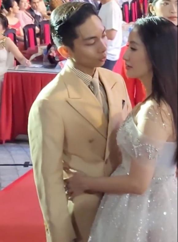 kiện tướng dancesport Khánh Thi, vũ cong phan hien, sao Việt