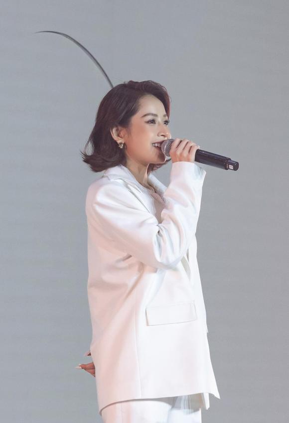 Bảo Thy, Hiền Hồ, Chi Pu, sao Việt