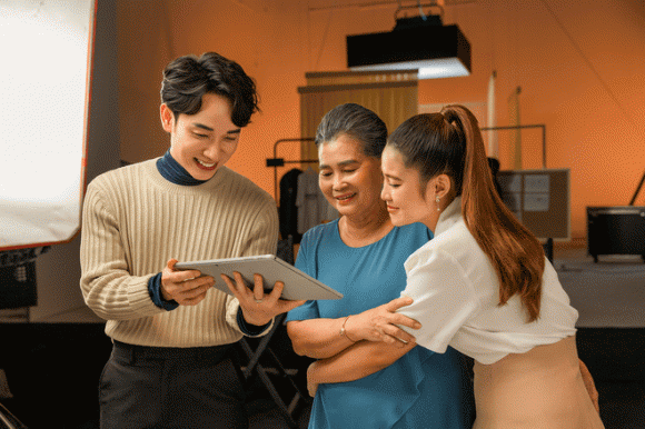 cham-gan-them-thuong-truc-nhan-135 (1).png 0 MV Chạm gần thêm thương, Trúc Nhân