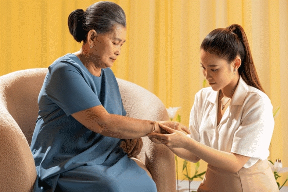 cham-gan-them-thuong-truc-nhan-135 (1).png 0 MV Chạm gần thêm thương, Trúc Nhân