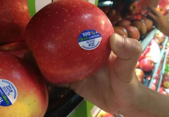 Khi mua táo và trái cây trong siêu thị nên chọn quả có mã bắt đầu từ 3, 4 hay 8?