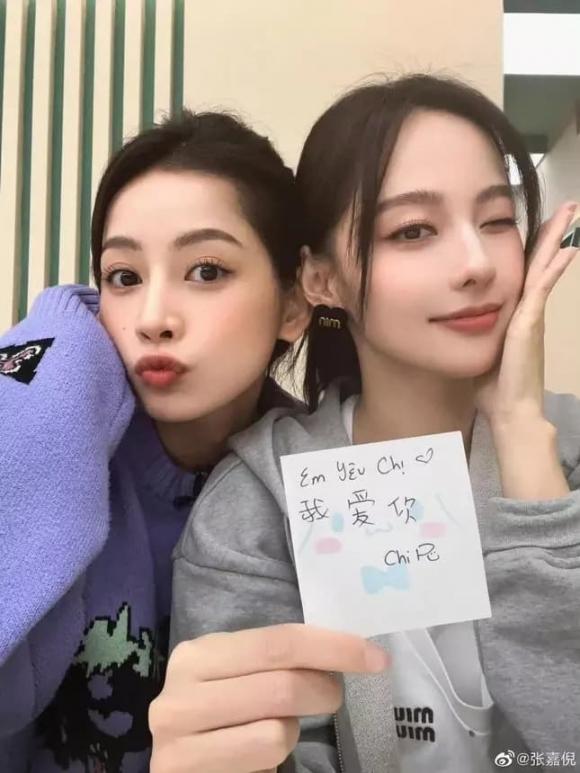 ca sĩ Chi Pu, diễn viên Chi Pu, sao Việt