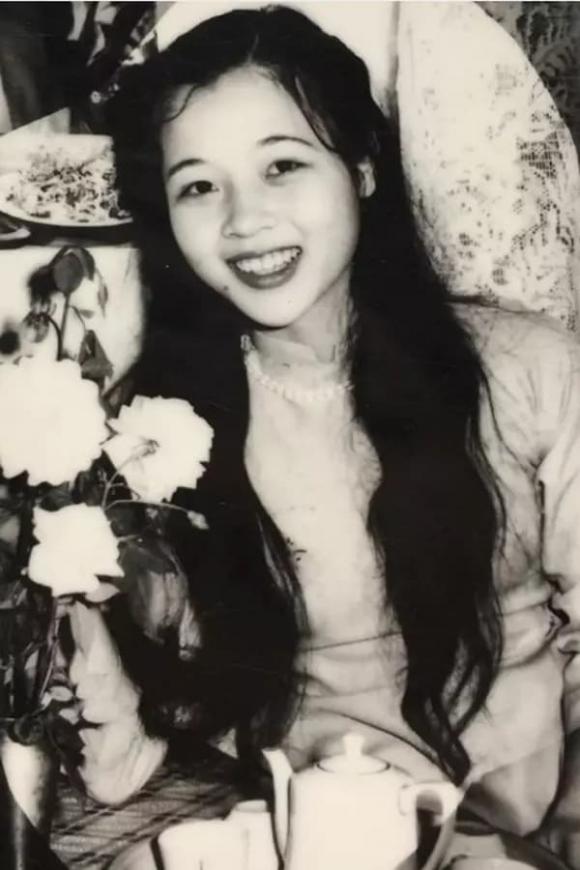 hoa hậu Lương Thùy Linh, mẹ ruột Lương Thùy Linh, sao Việt