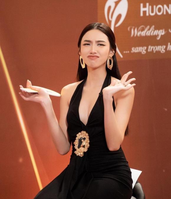 sao Việt, hoa hậu Thùy Tiên