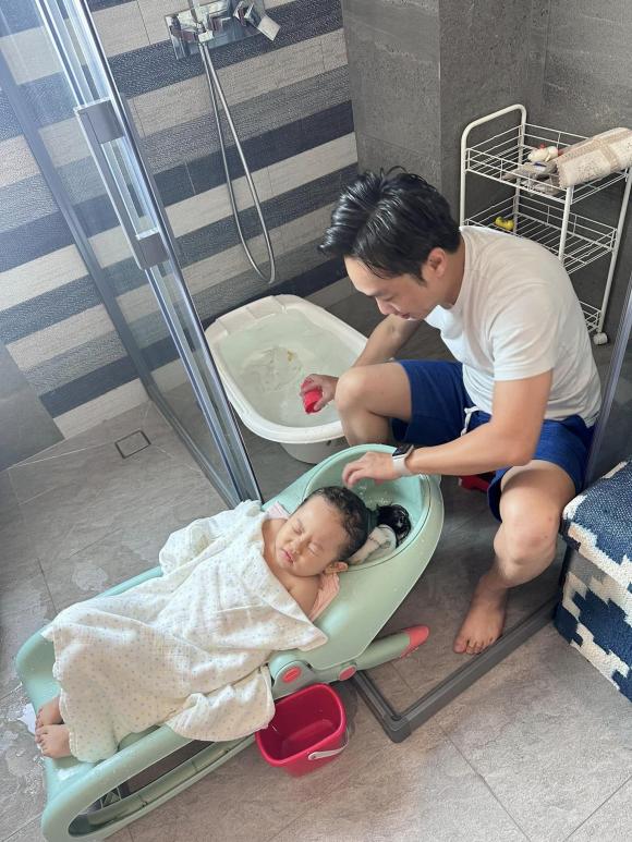 nữ ca sĩ đàm thu trang,doanh nhân cường đô la,sao Việt