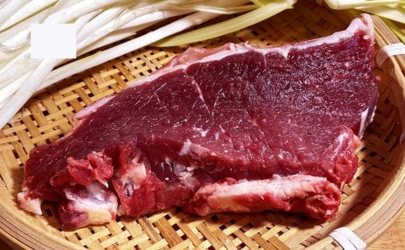 Khi mua thịt bò, bạn tuyệt đối nên tránh xa 5 loại thịt bò này. Chúng không những không ngon mà còn có thể gây bệnh.