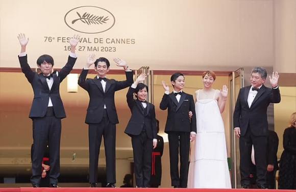 Liên hoan phim Cannes lần thứ 76 ngày 2, Rosé (Blackpink), Cao Diệp, Yubin Shin, Crazy Rich Asians