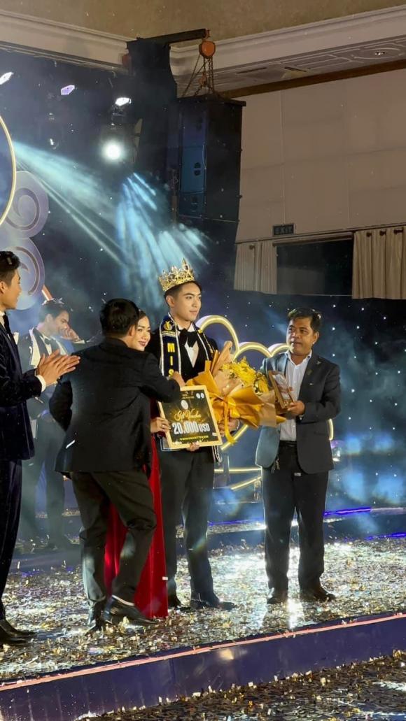 hiển trần, sao việt 