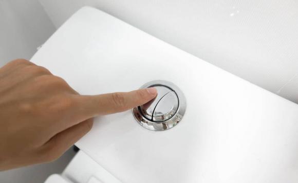 rửa mông, vệ sinh hậu môn