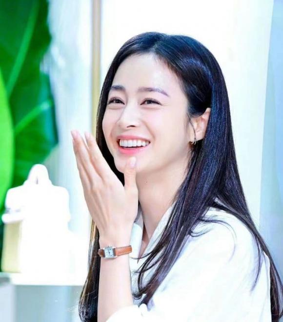 Kim Tae Hee, Bi Rain,  trang phục thanh lịch, ao sơ mi trắng, quần sóc