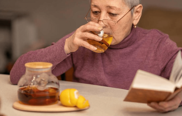 chế độ ăn của người già, người già ăn gì, chăm sóc sức khỏe cho người già