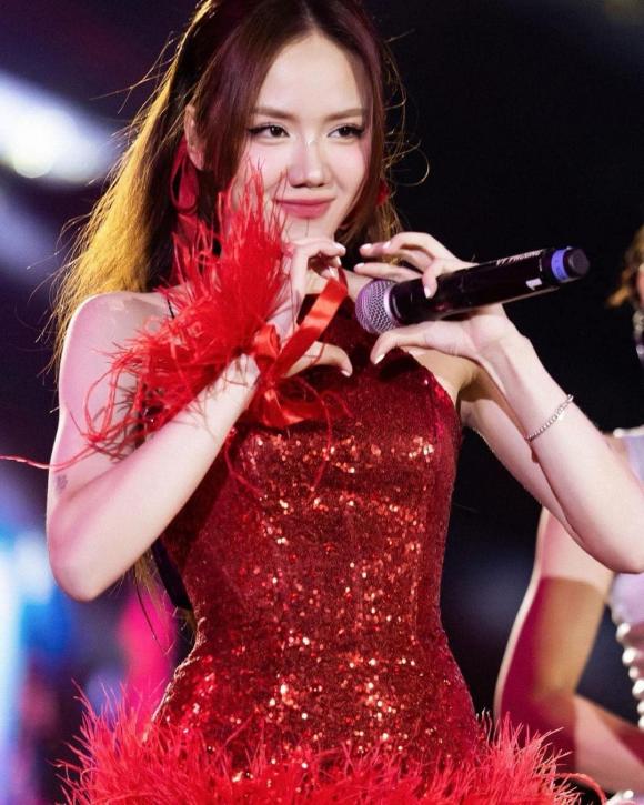 ca sĩ Phương Linh, ca sĩ Phương Ly, sao Việt